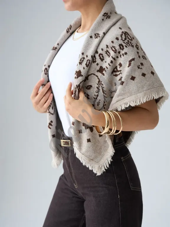 Fashionable Versatile And Elegant Square Scarf