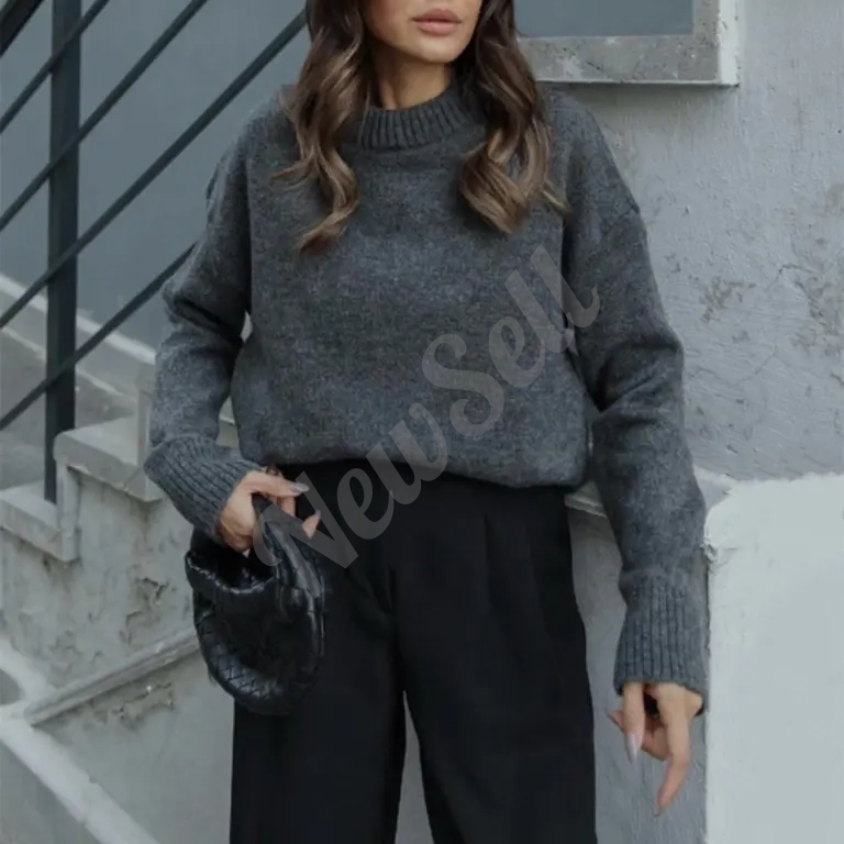 Winter Womens Loose Knitted Sweater With Round Neckline And Wide Cuffs