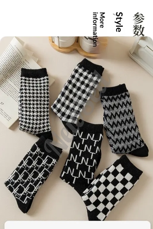 Best-selling Black-and-white Houndstooth Wool Socks