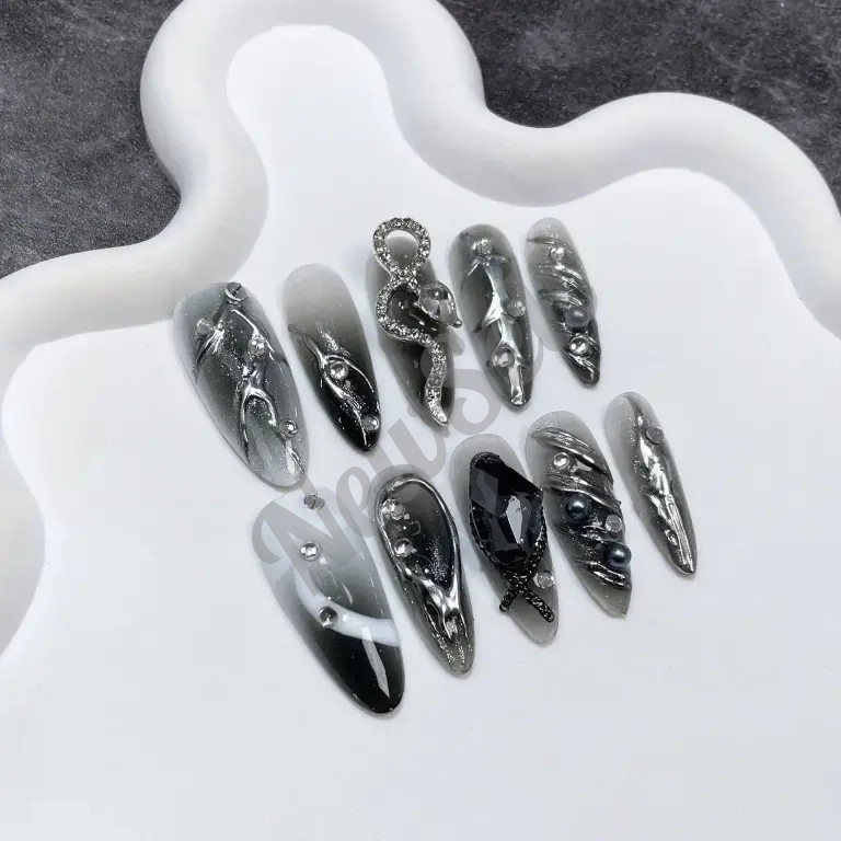 Gradient Shimmering Handmade Pressed Almond-shaped False Nails