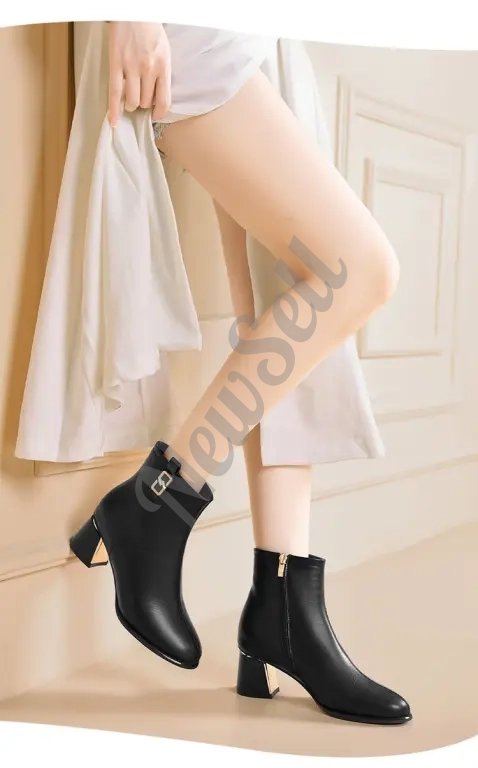 Womens Chunky-heeled Shoes With A Side-zip Design