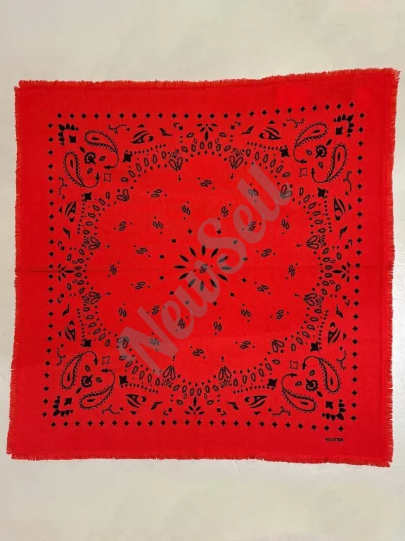 Fashionable Versatile And Elegant Square Scarf