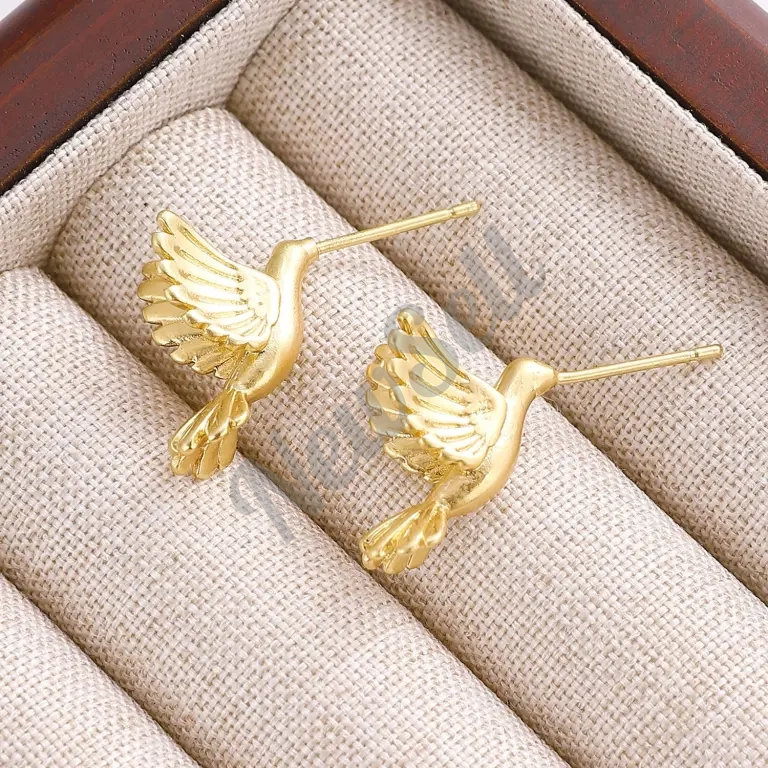 Fashionable Flying Bird Stud Earrings